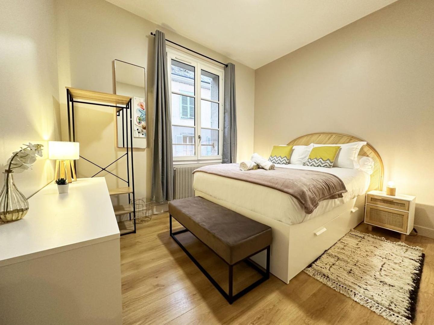 Le Saint Julien - City Center - Self-Entrance Chartres Luaran gambar