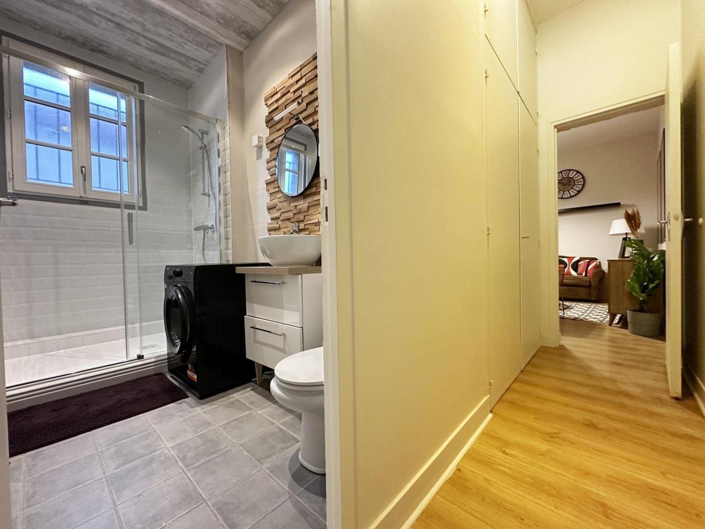 Le Saint Julien - City Center - Self-Entrance Chartres Luaran gambar